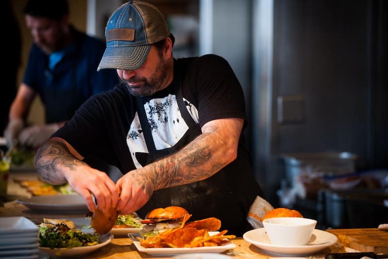 what is the difference between a prep cook and a line cook 